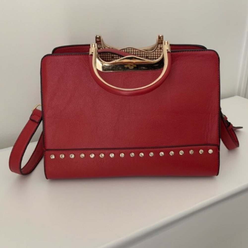 Red Tote Crossbody bag❣️